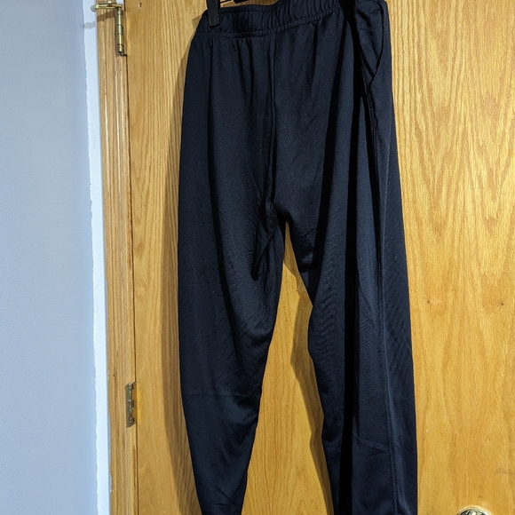 Under Armour cuffed joggers black XL - Picture 4 of 5